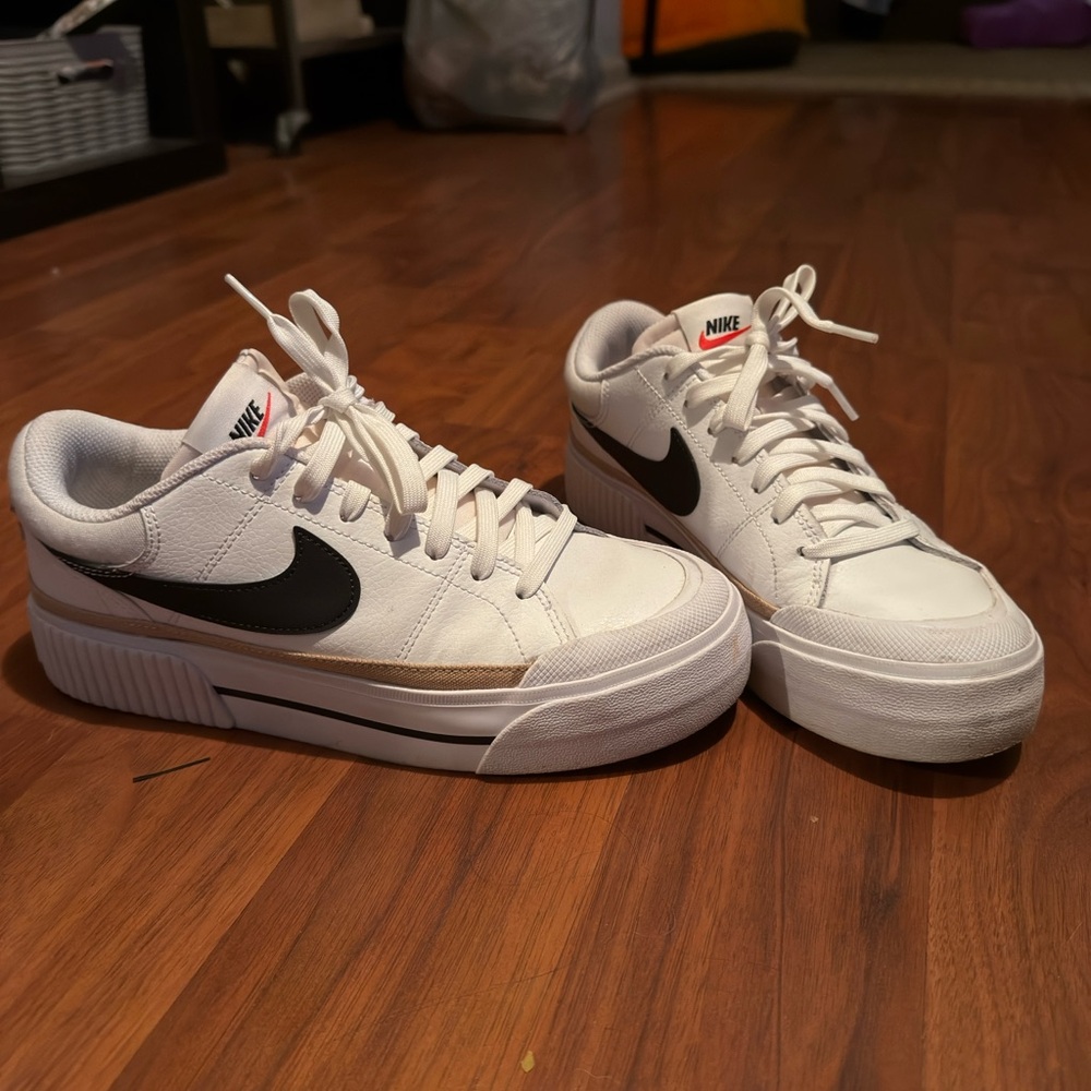 Nike legacy lift platform sneaker